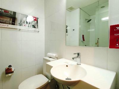 Hotel Red Planet Makati Amorsolo 3*