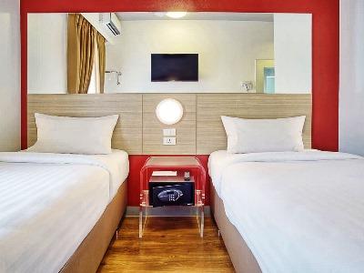 Red Planet Makati Amorsolo Hotel 3*