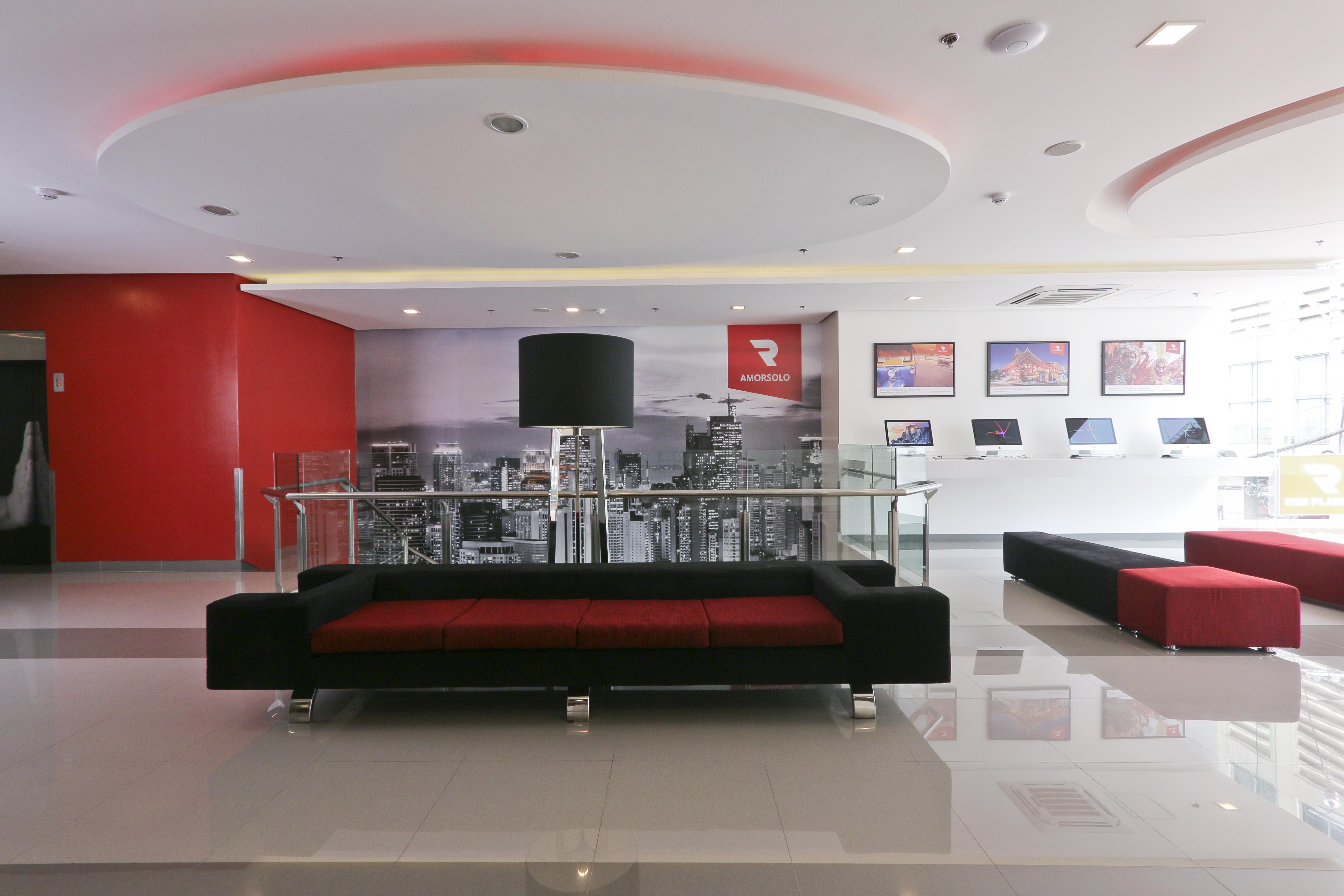 Red Planet Makati Amorsolo 3*